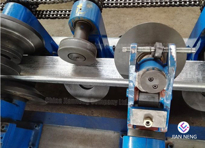 Rollo estructural de la carretera del camino que forma la máquina para la fase de la barrera 380V/50HZ3 del tráfico
