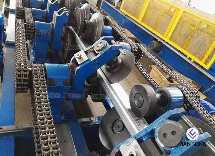 Mpa 345 que curva la máquina de la techumbre del metal de la máquina con los moldes de perforación acanalados Cr12