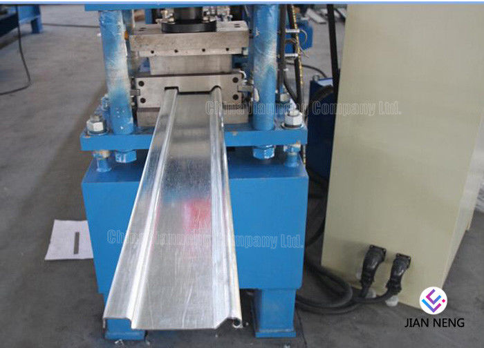 Tipo galvanizado C/rollo de la correa de Z que forma la máquina con el sistema hidráulico del corte