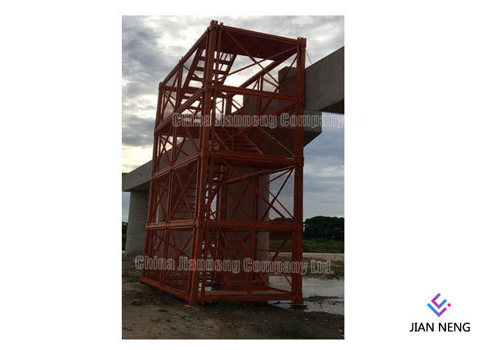 Tipo cerrado escaleras industriales de acero de acero de la jaula Q235 de la escalera de los 4m*2m*2m