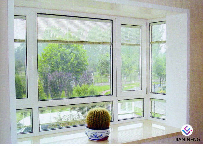El aislamiento de calor 6063-T5 Windows de aluminio y las puertas con seguridad del acero inoxidable enredan